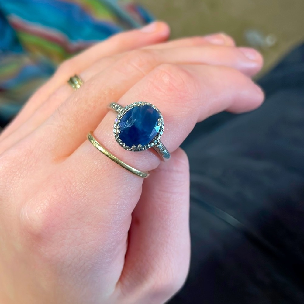 Ben moss sapphire ring size 8 ,good condition rarely ever worn + box and bag